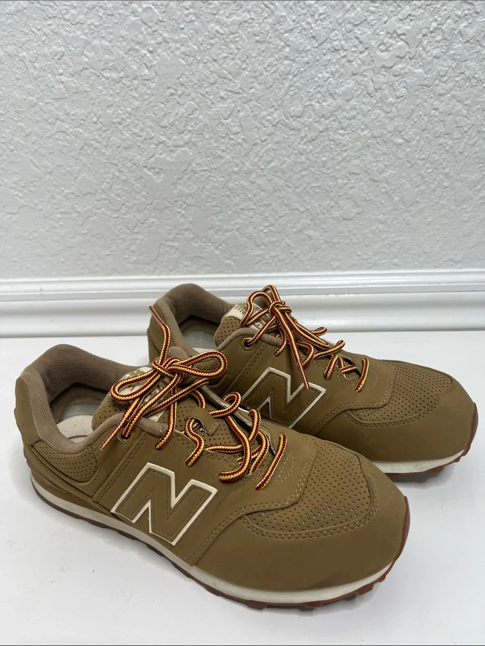 New Balance 574 Men's Outdoor Athletic Sneakers Sz 7